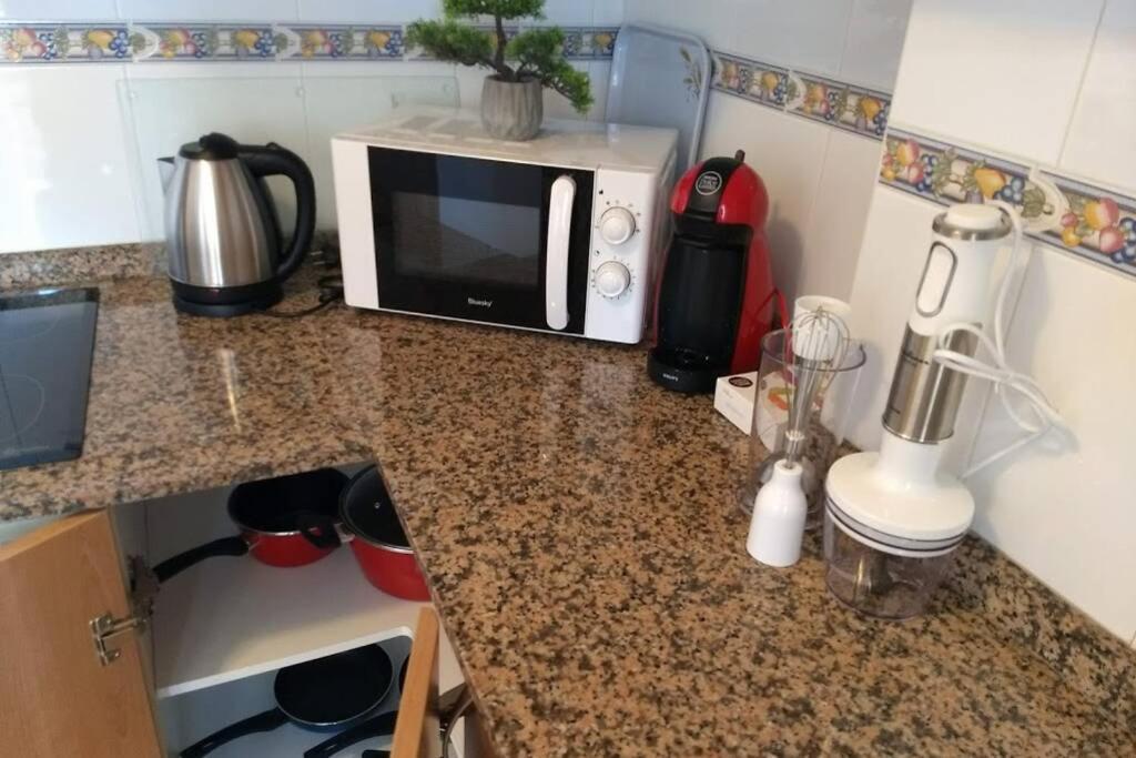 Апартаменти Bright & Spacious Apt - Panoramic Views! Алтеа Екстер'єр фото