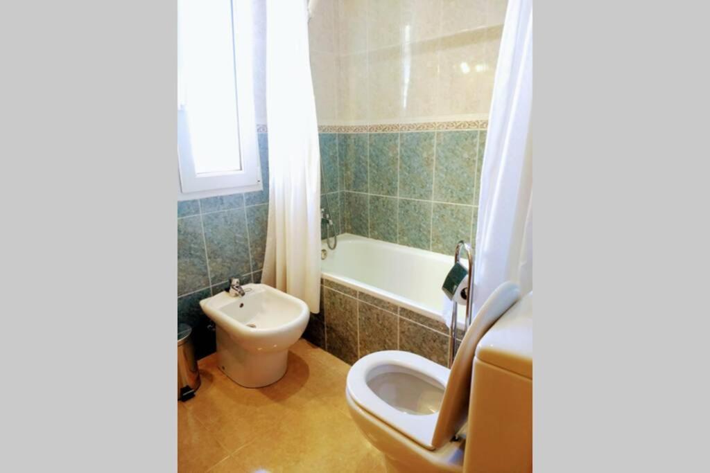 Апартаменти Bright & Spacious Apt - Panoramic Views! Алтеа Екстер'єр фото